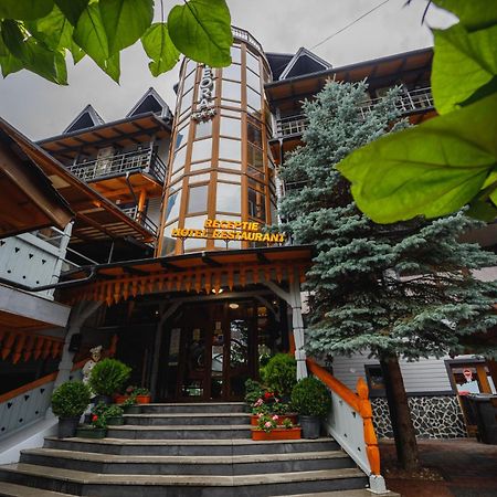 Pensiunea Meteora Suceava Buitenkant foto