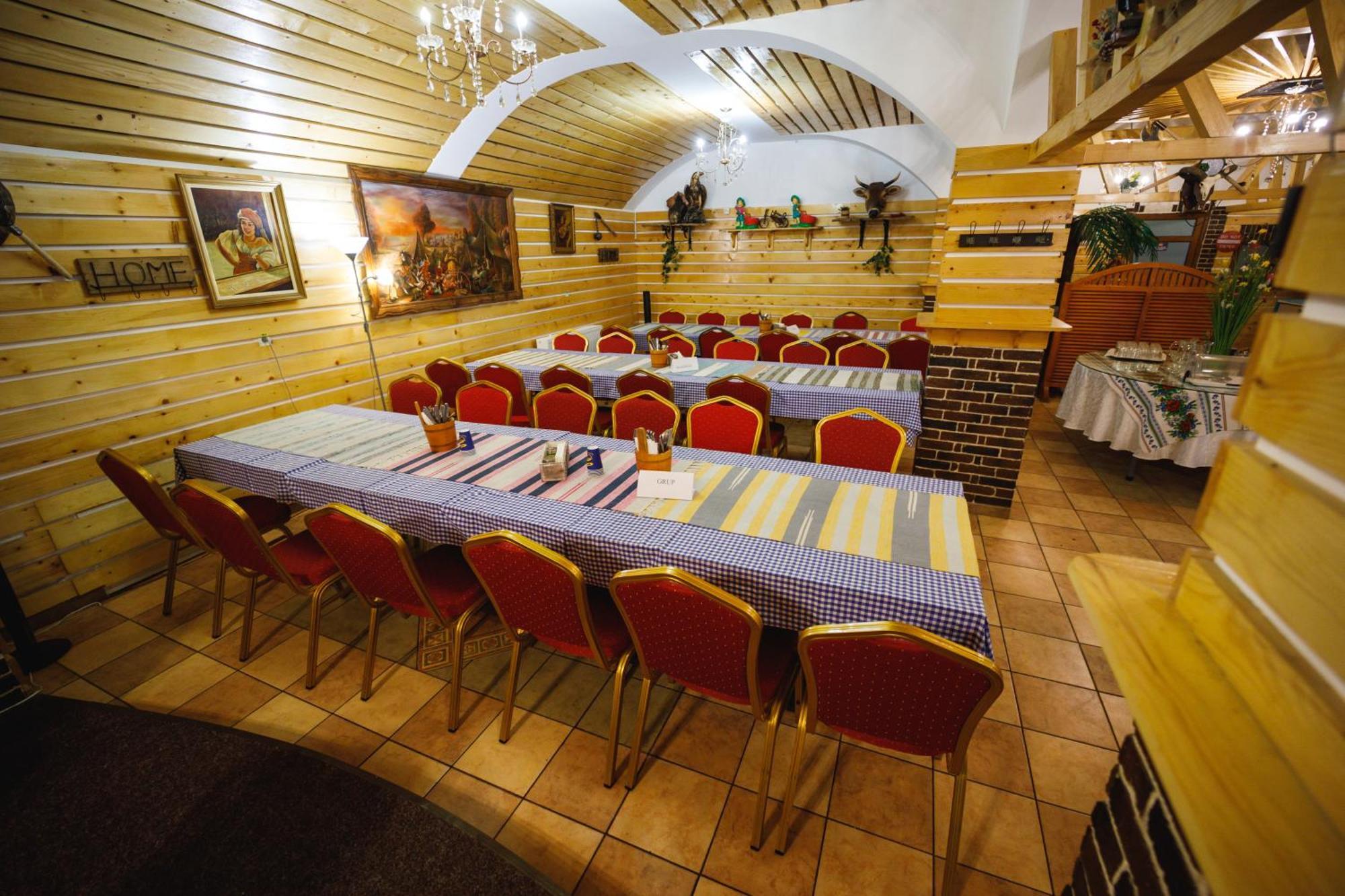 Pensiunea Meteora Suceava Buitenkant foto